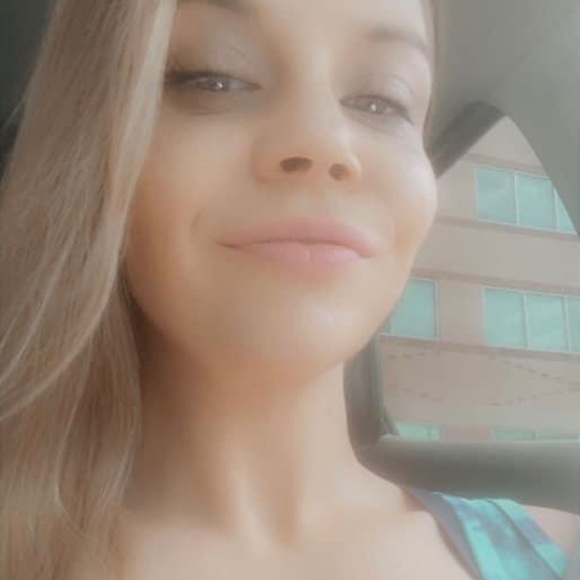 Meet your Posher, Amanda - Picture 1 of 1